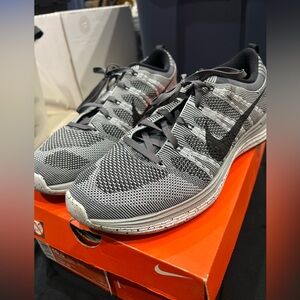 Nike Flyknit one size 10.5 men’s